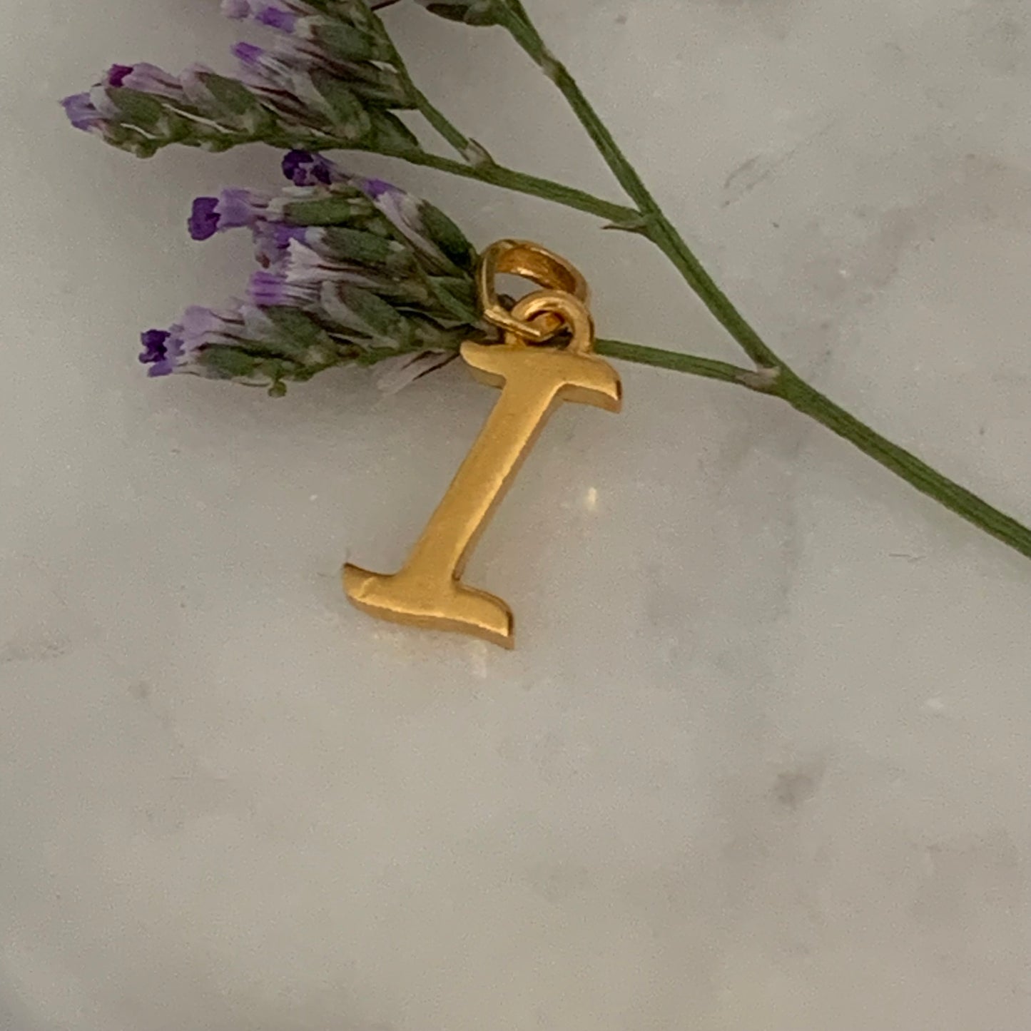 22ct Gold ‘i’ initial pendant