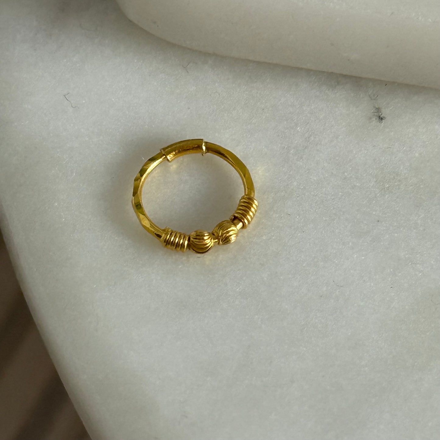 18ct gold 7mm single hoop