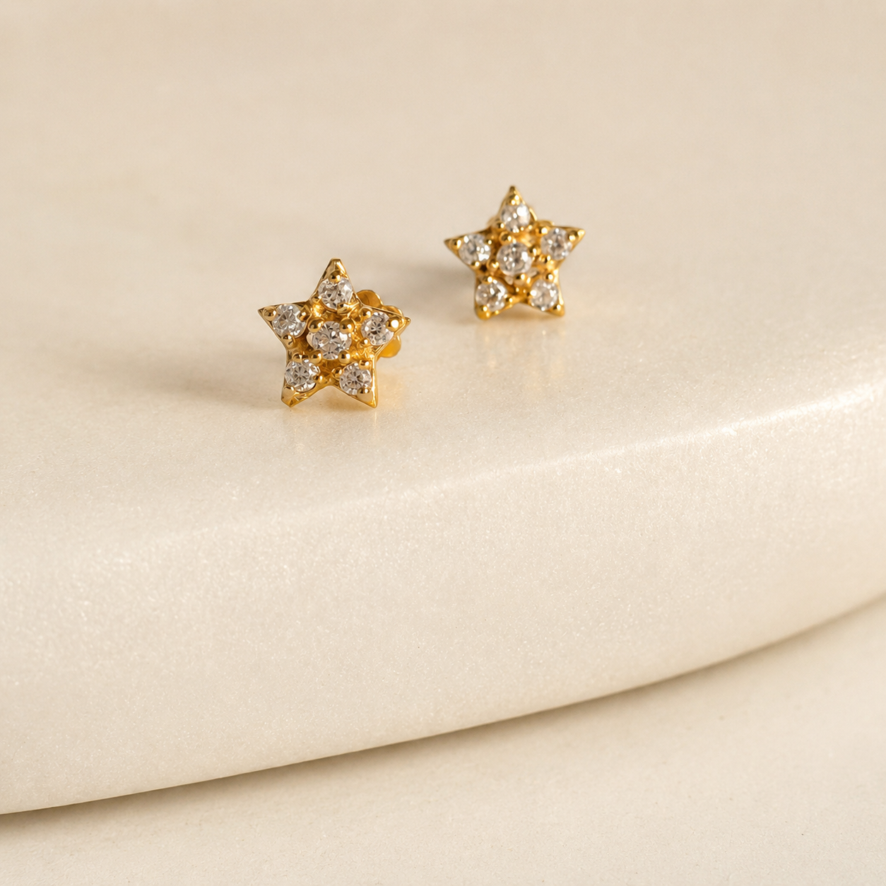 Star, 18 carat gold c/z cluster stud | 7mm