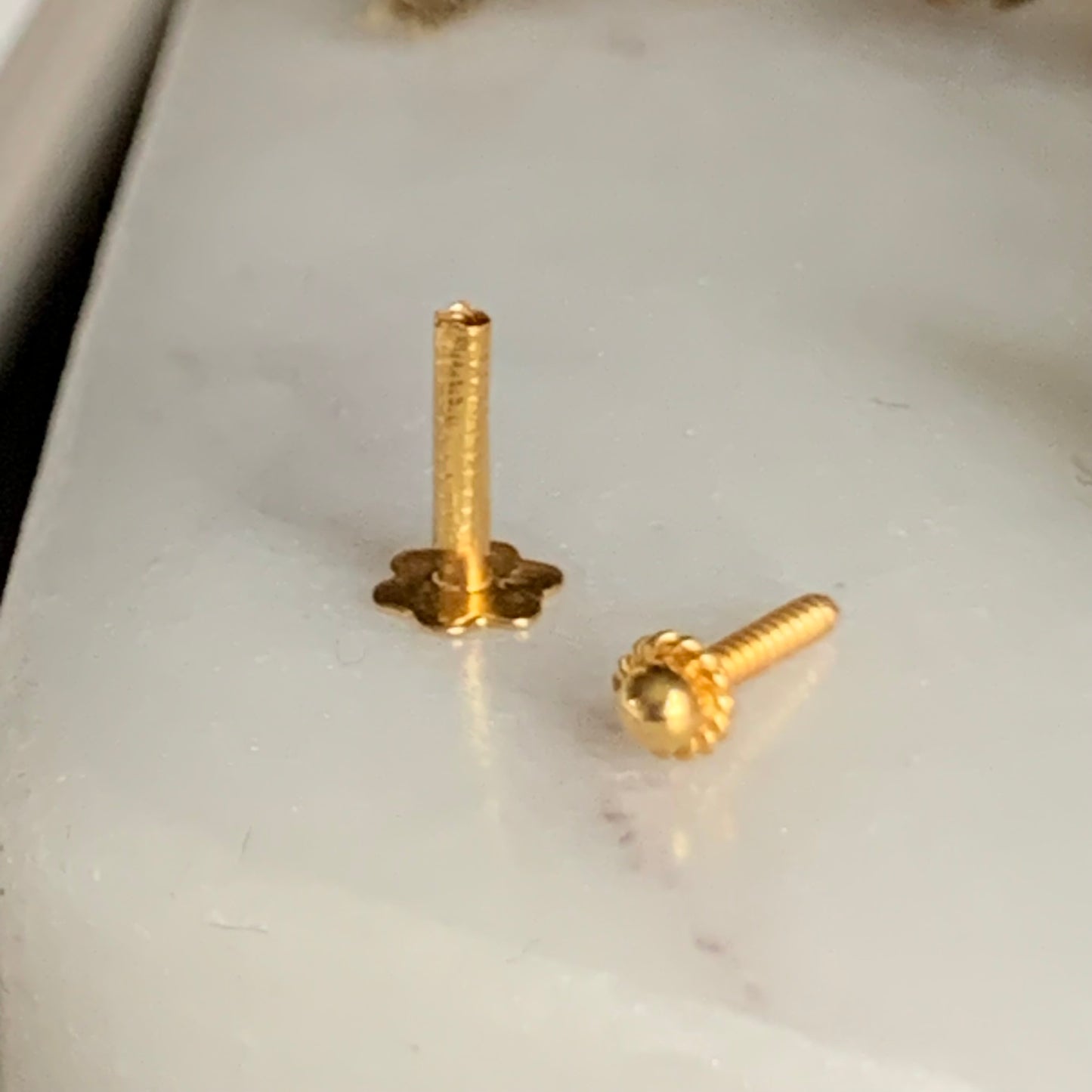 18ct Gold Nose Stud | 2.5mm