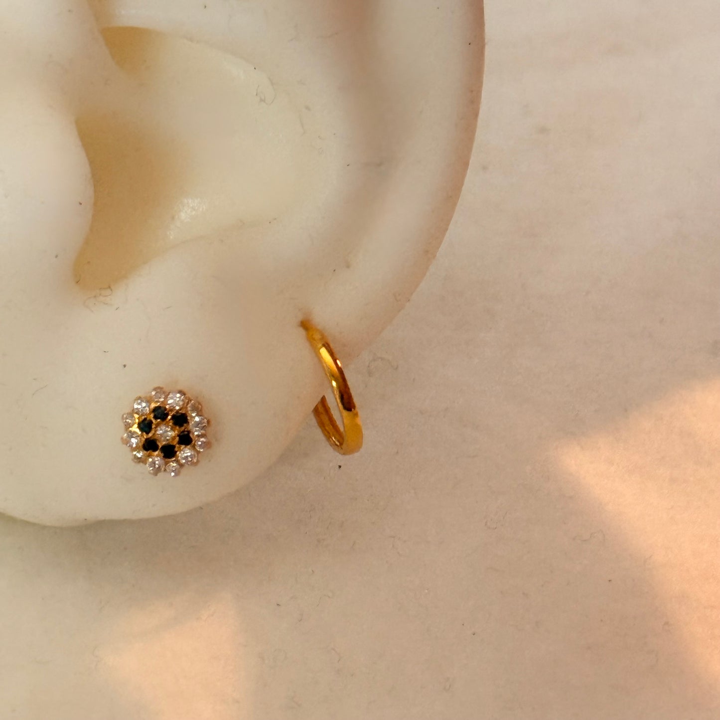 Damask, 18ct Gold stud | 7mm