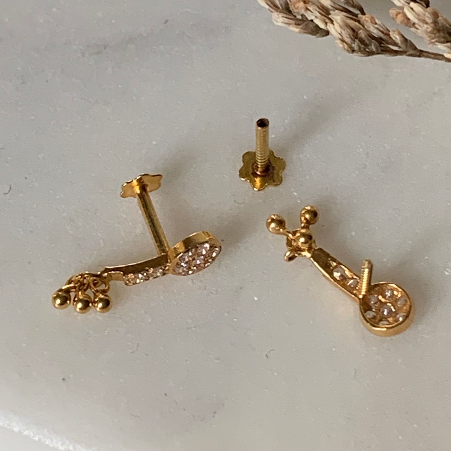 18ct Gold Dainty Dangly Stud Pair