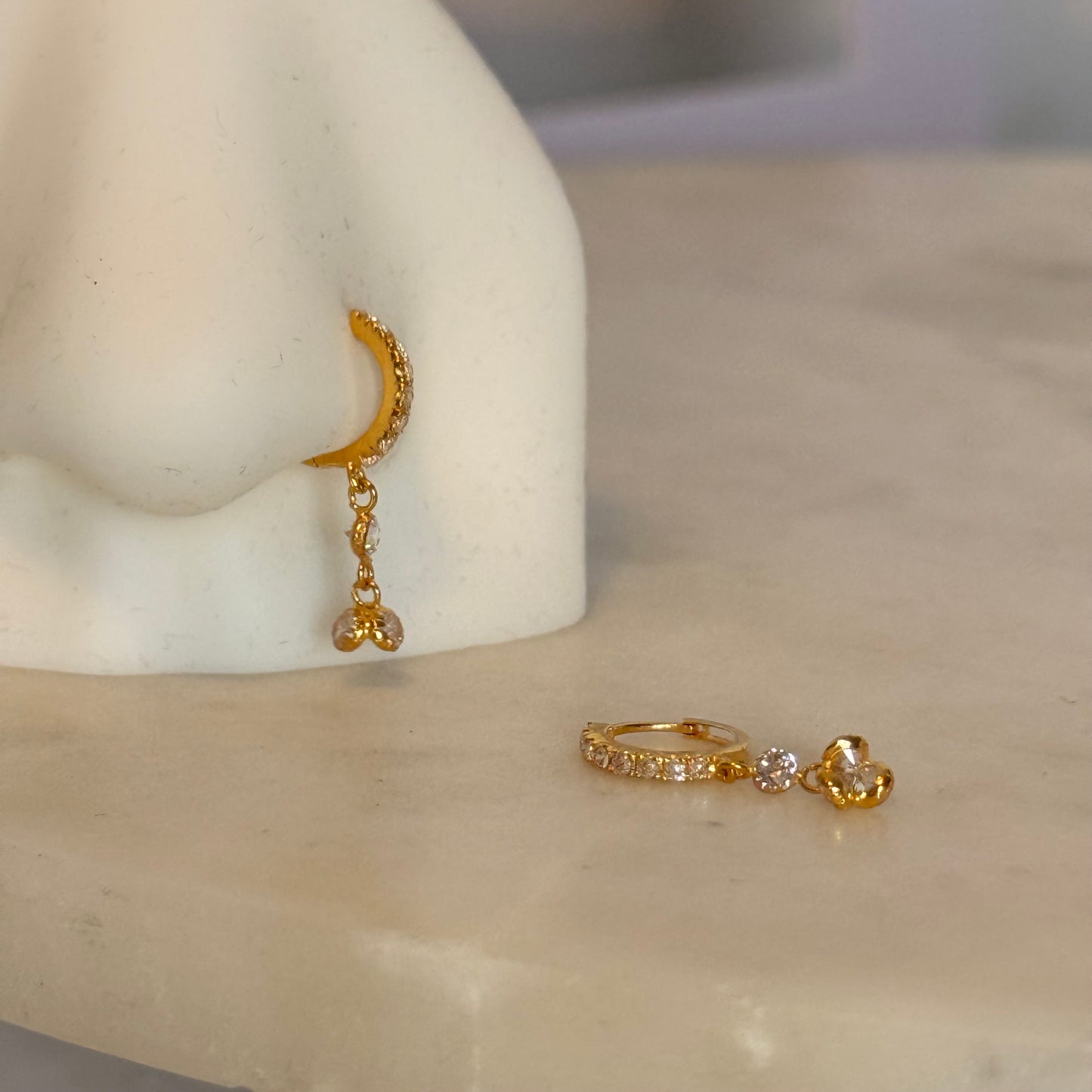 Droplet | 18ct gold dangly hoop, 7mm