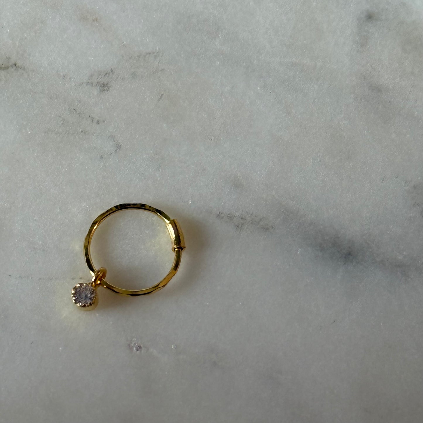 18ct gold dangly hoop | 8mm