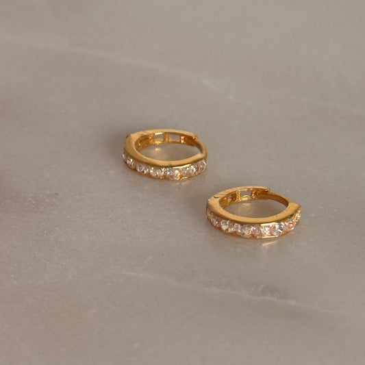 Hanna, 18ct gold Huggies | 7mm