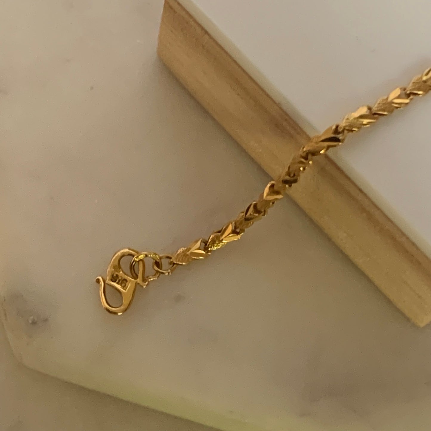 Classic 22 carat Gold Bracelet | 6.8 inches