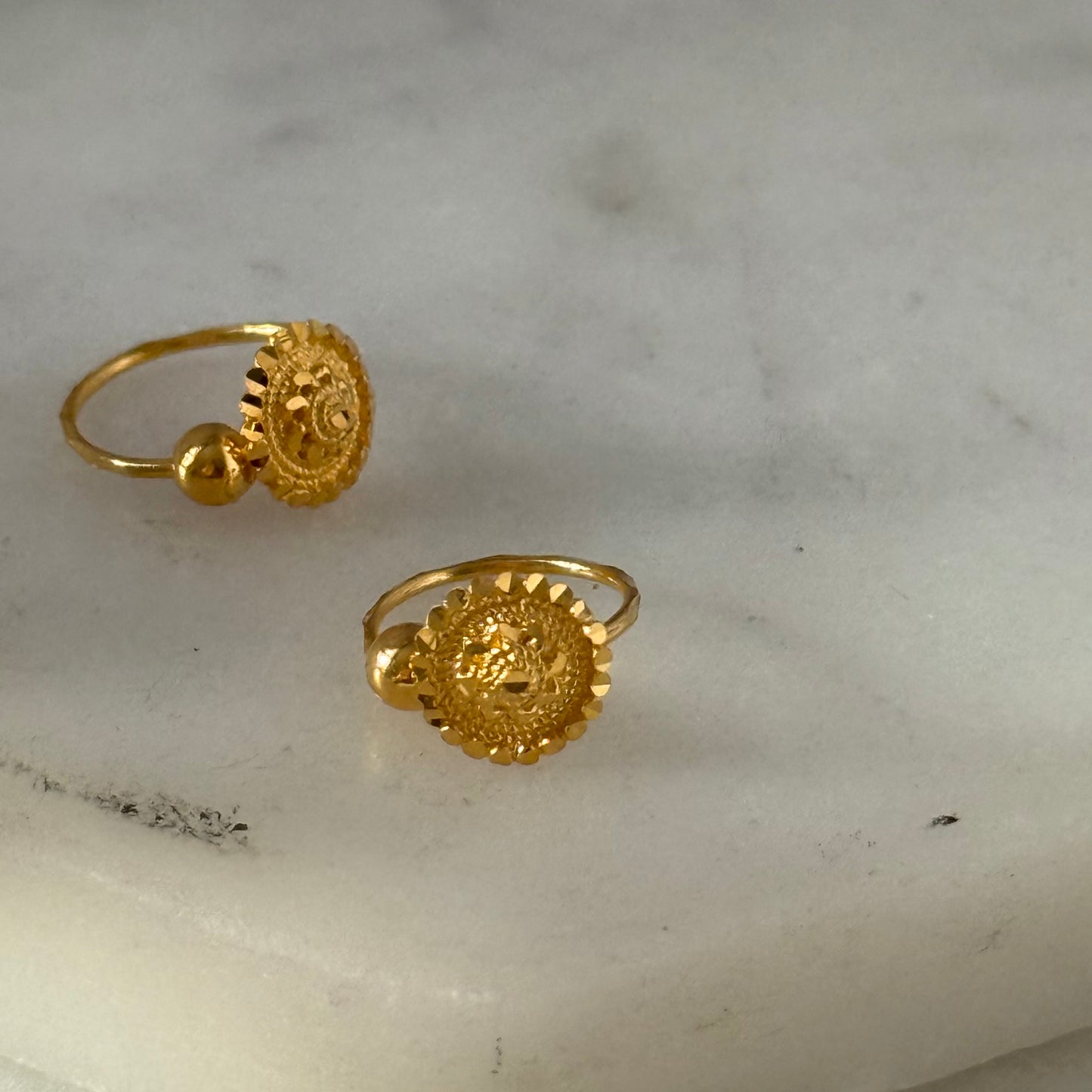 Aya - 18ct gold hoop pair