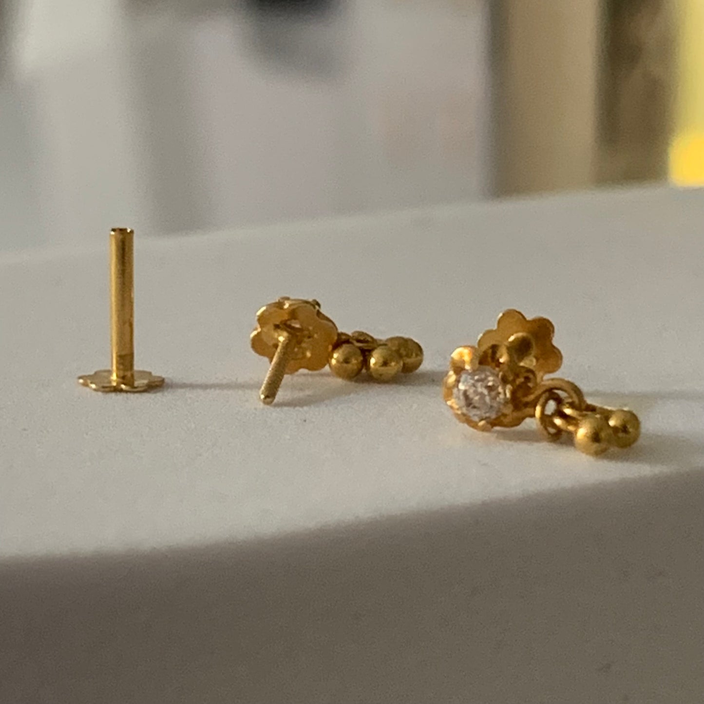 18ct Gold Dangly Floral stud pair