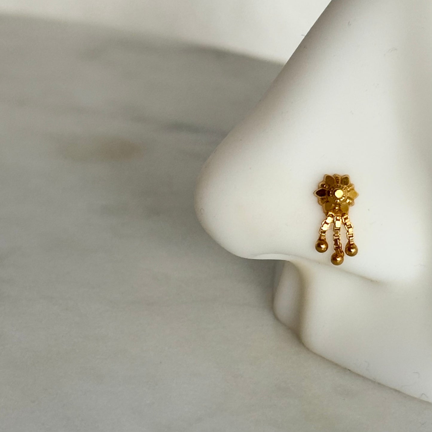 14ct gold single dangly stud