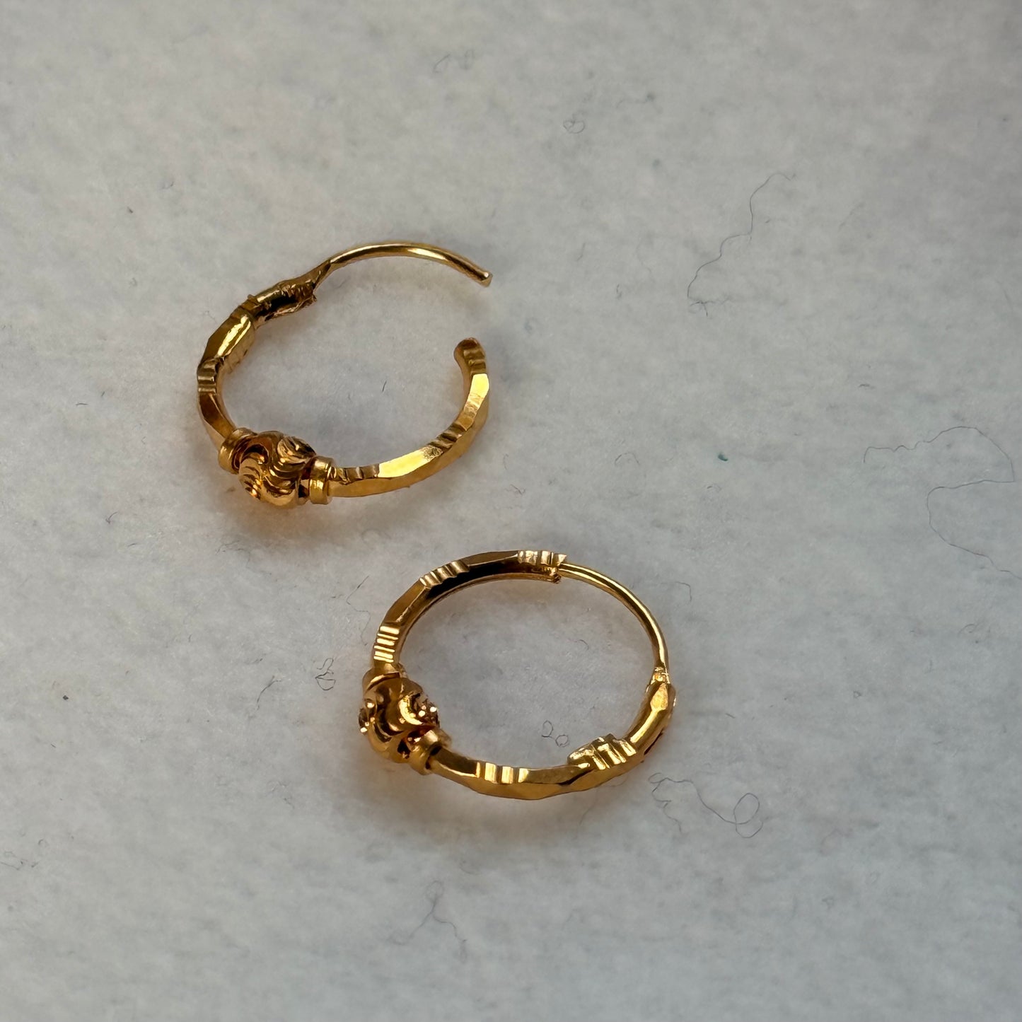 22ct gold hoop | 10mm (small)