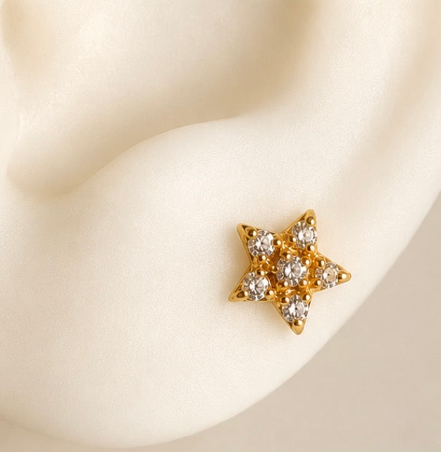 Star, 18 carat gold c/z cluster stud | 7mm