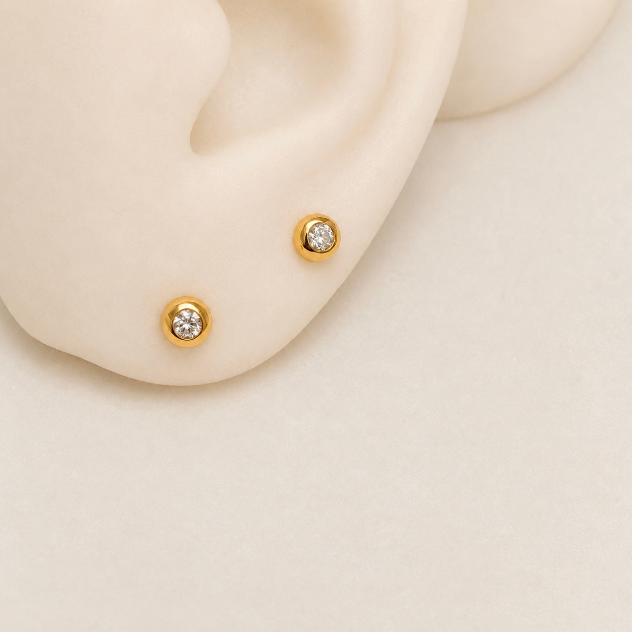 Autumnal | Halo, 18ct gold stud