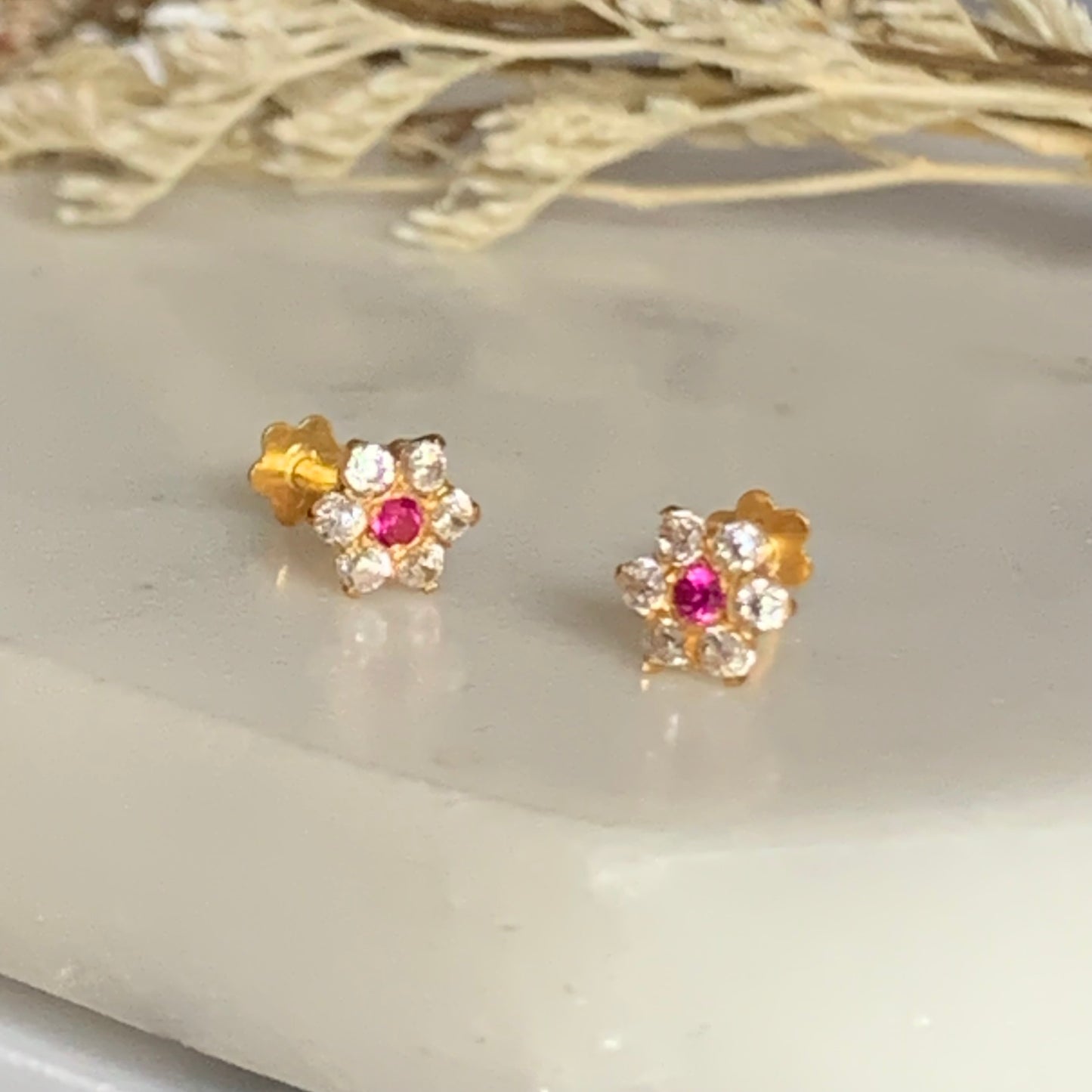 18ct Gold Daisy Pair | 5mm