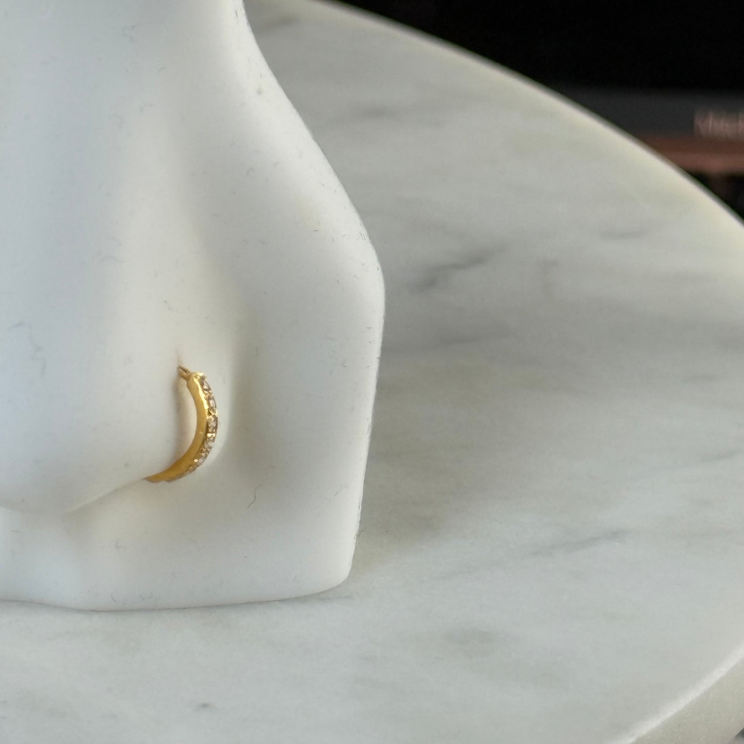 18ct gold cz single hoop | 8.5mm