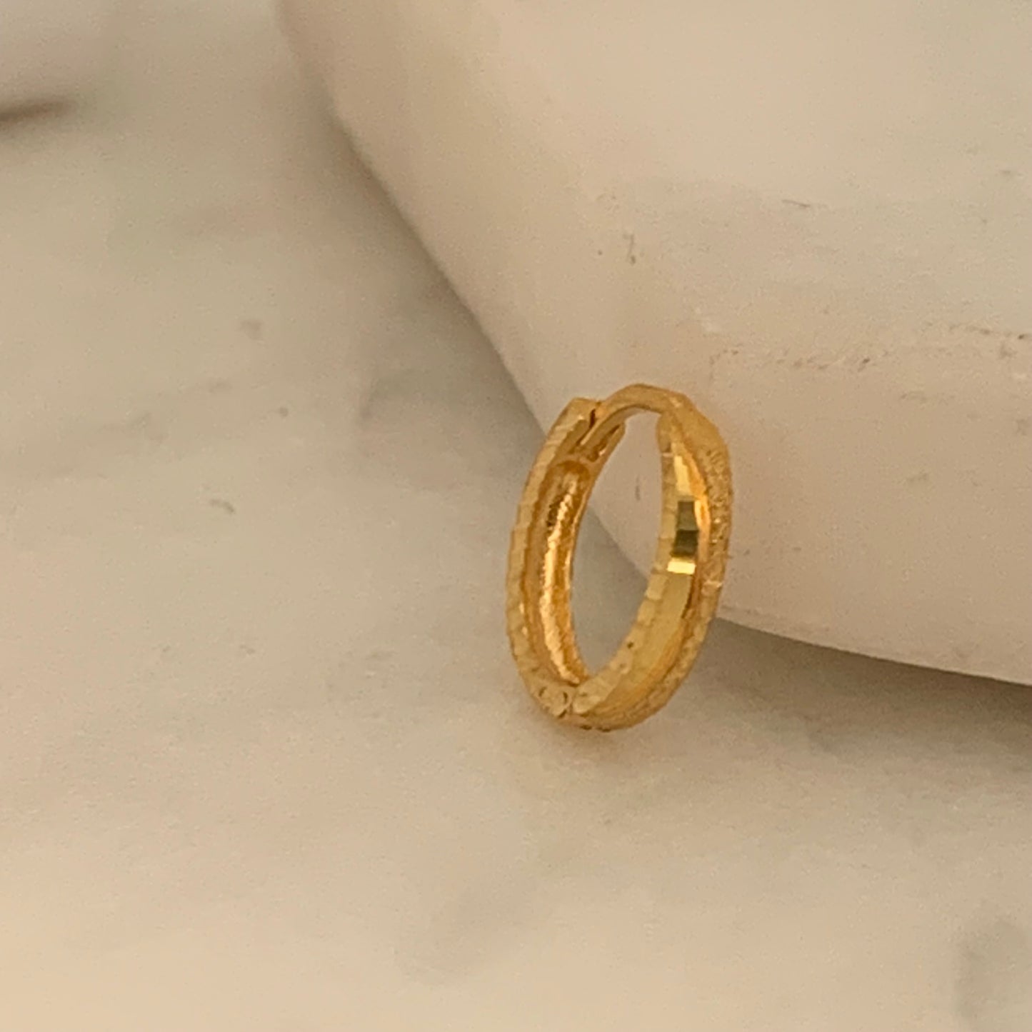 18ct Gold Hoop | 8mm