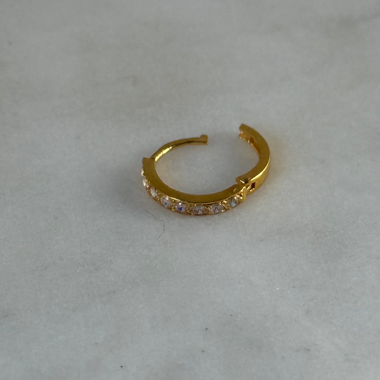 18ct gold cz single hoop | 8.5mm