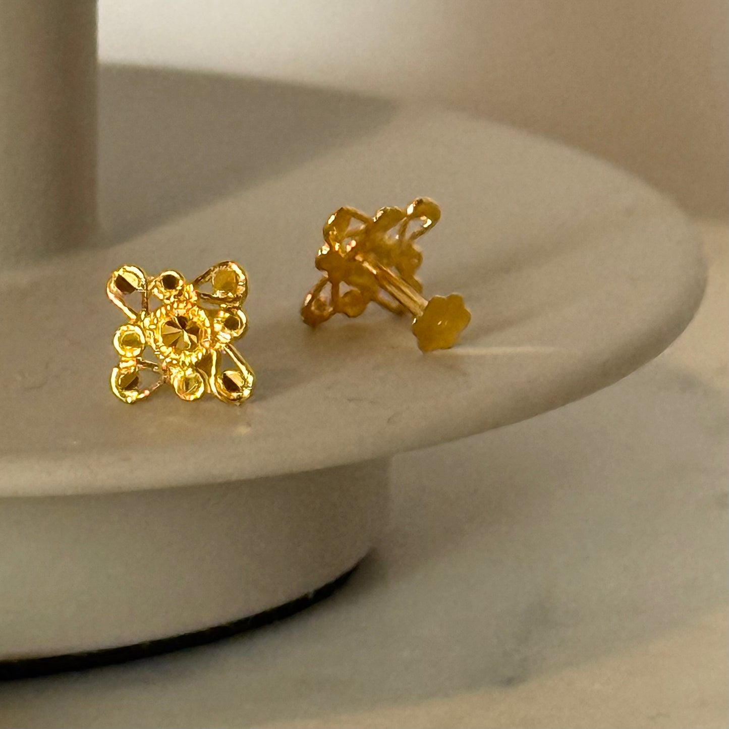 Damask | 18ct gold studs