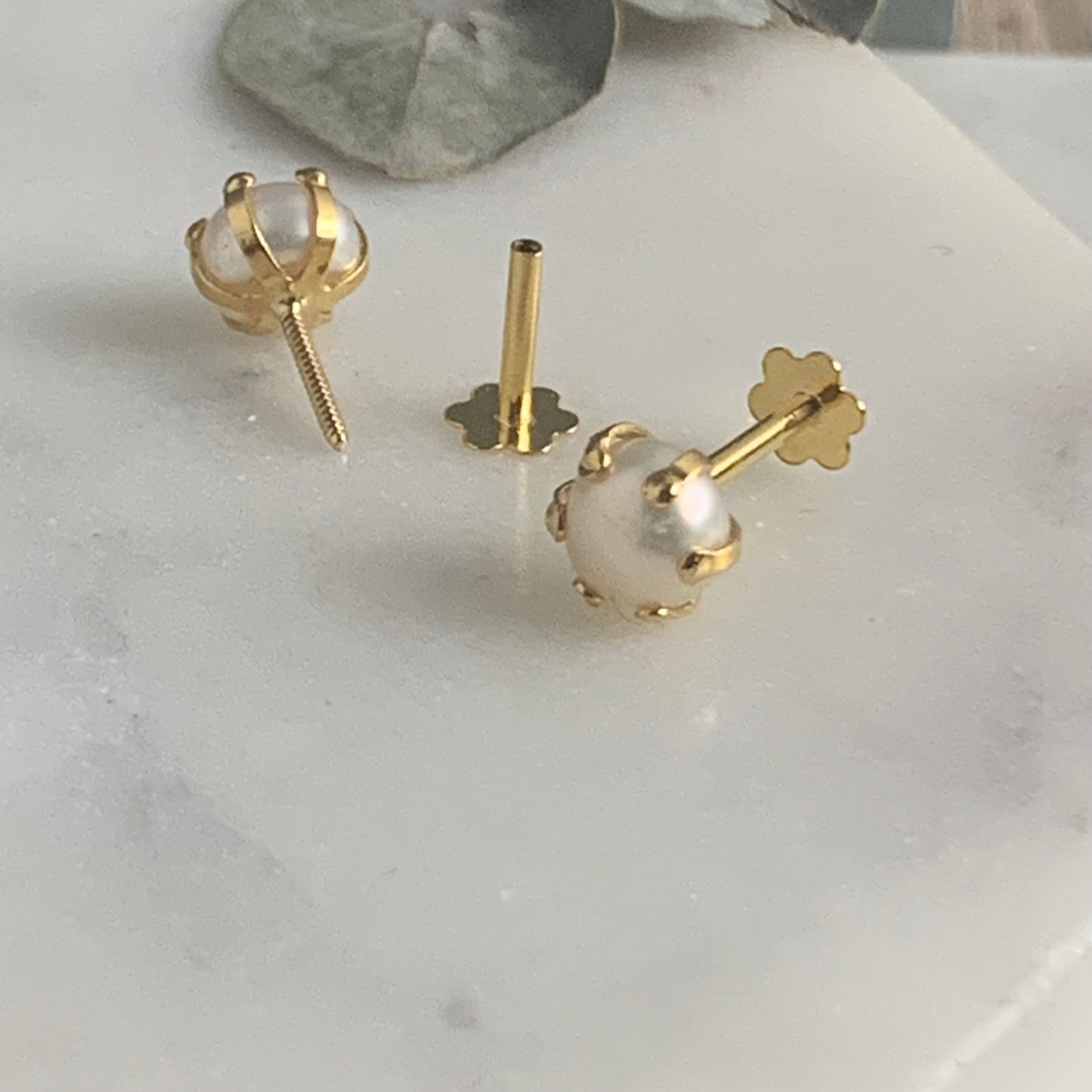 18ct gold freshwater Pearl stud pair | 5mm