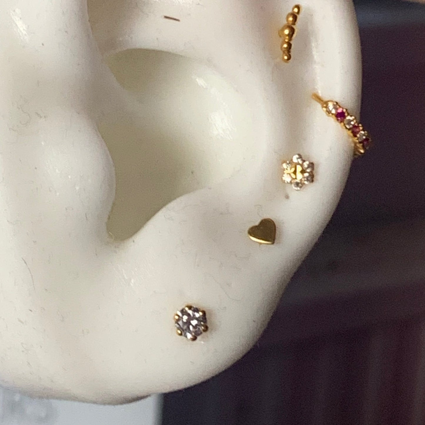 18ct gold small stud pair | 4mm