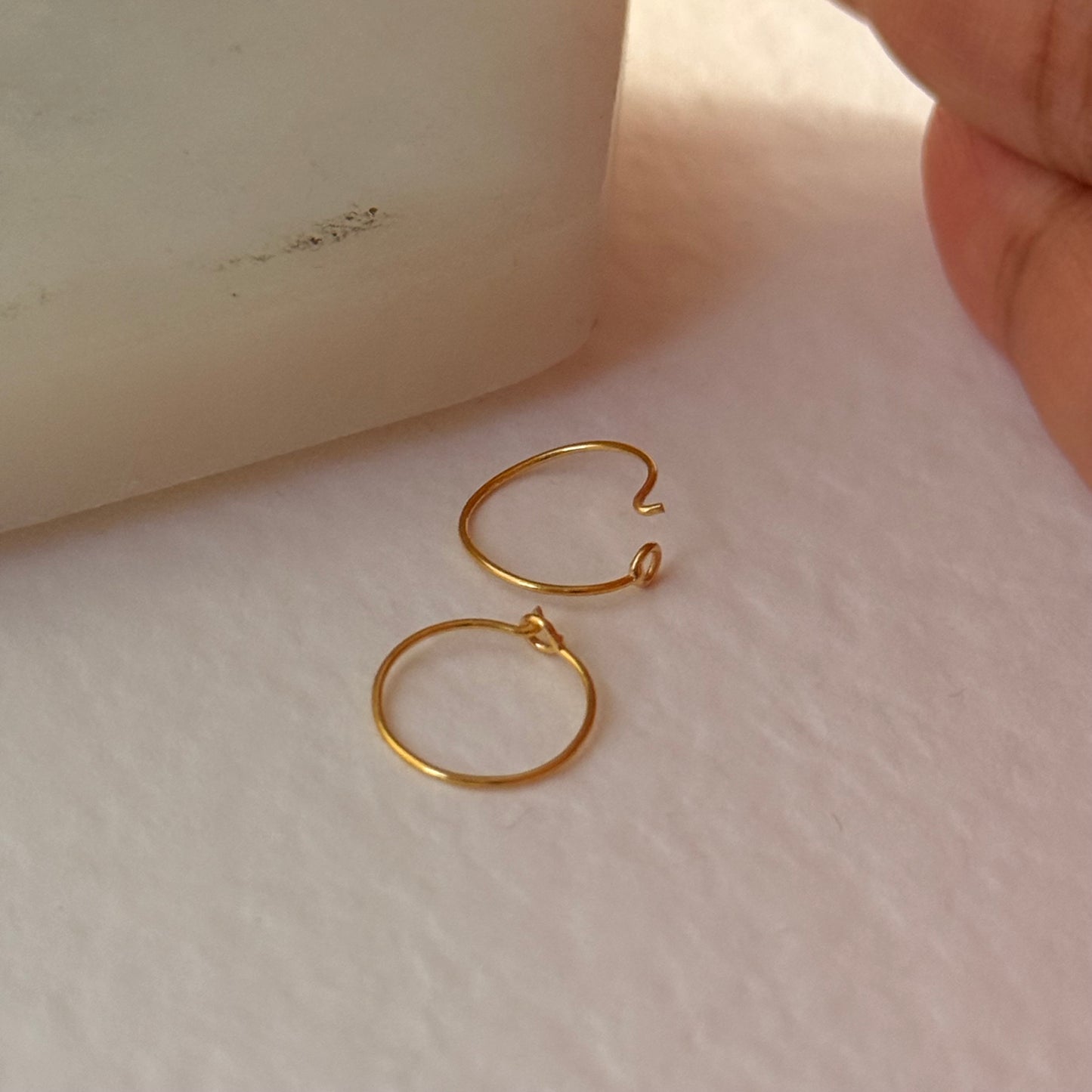 Minimal 18ct fine gold hoop | 9mm