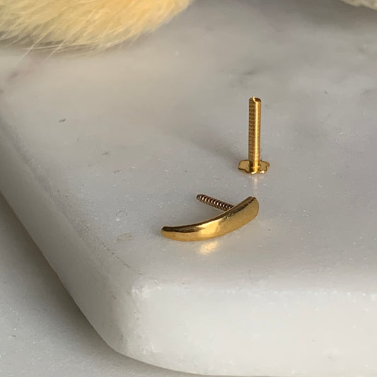 18ct Gold Long Stud