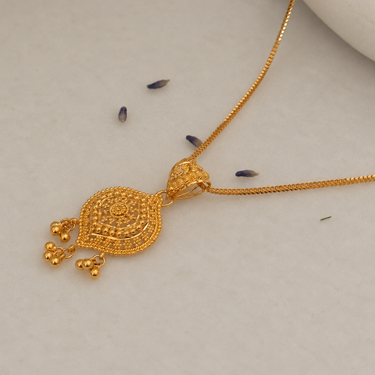 Noor | 22ct gold pendant & chain set