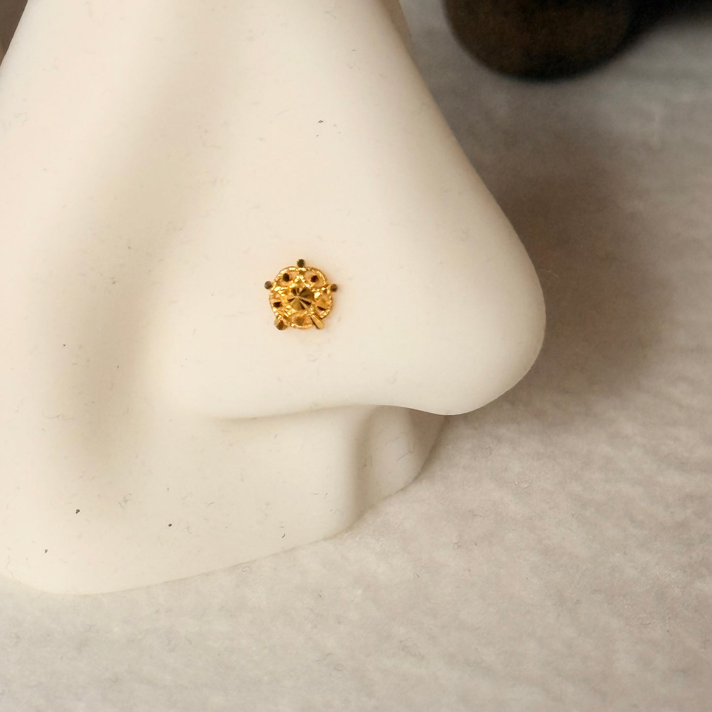 | 18ct gold, 5mm