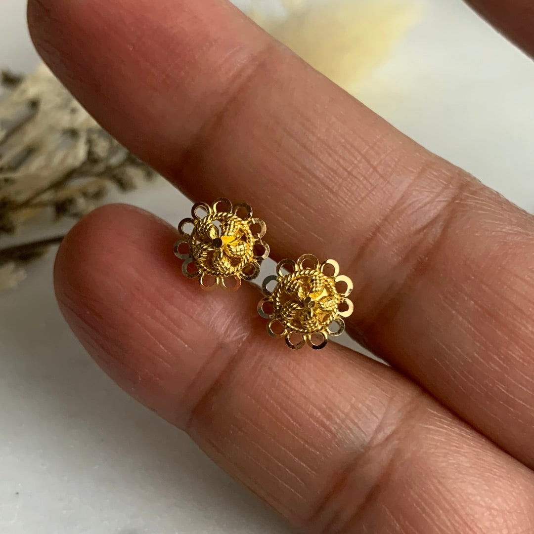 Sunflower studs in 22k gold