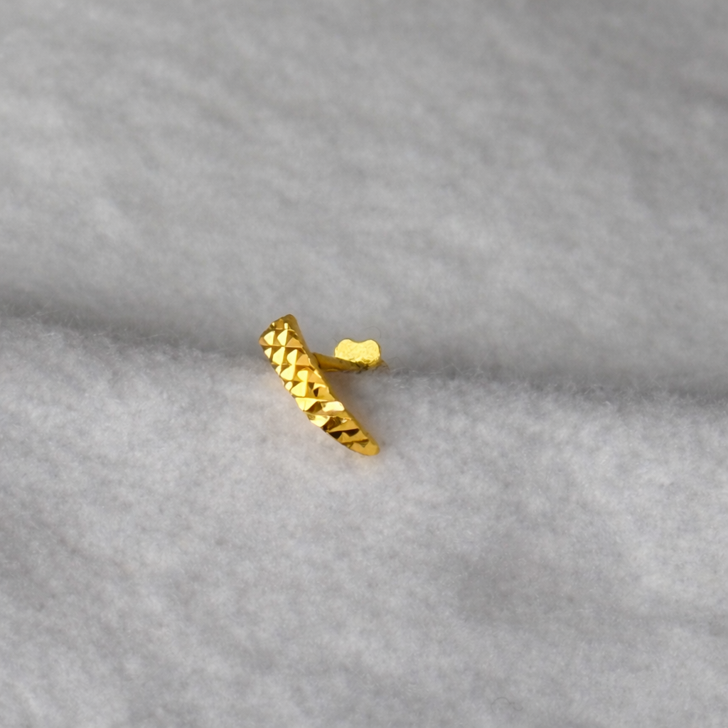 Fleur, 18ct dainty stud