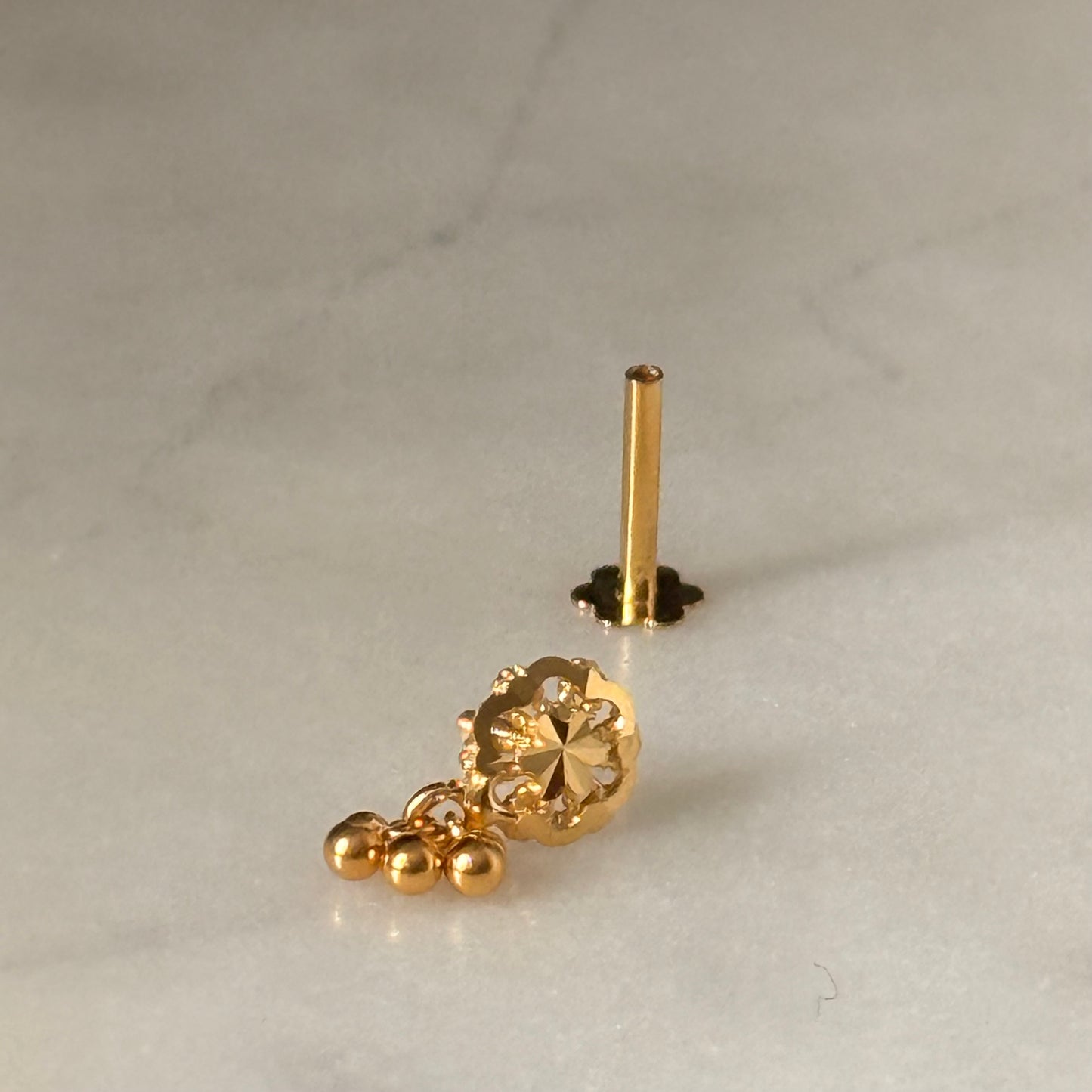 Mini Esme | 18ct dangly stud