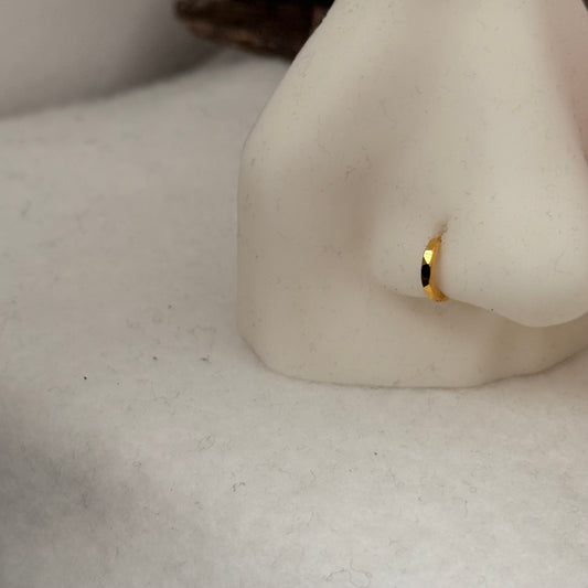 18ct Gold Classic Hoop | xs (5.5mm)