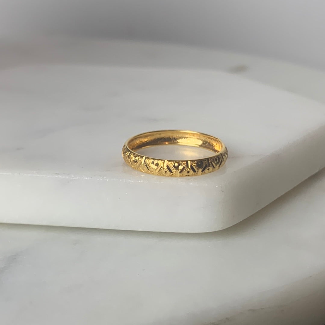 18ct Gold Band Ring | M