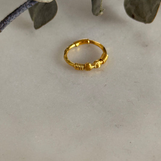 18ct gold 7mm single hoop