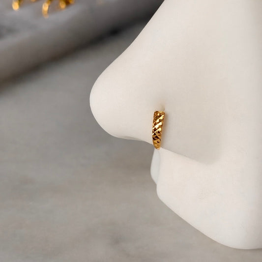 Fleur, 18ct dainty stud