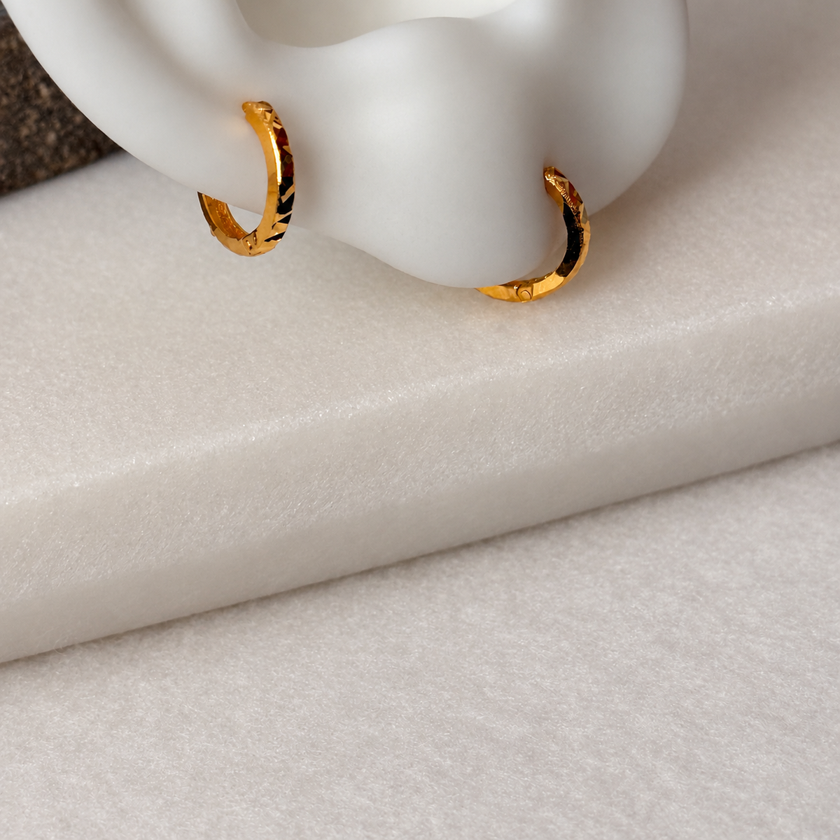 Rayyan | 18ct Gold Hoop (7.5mm)