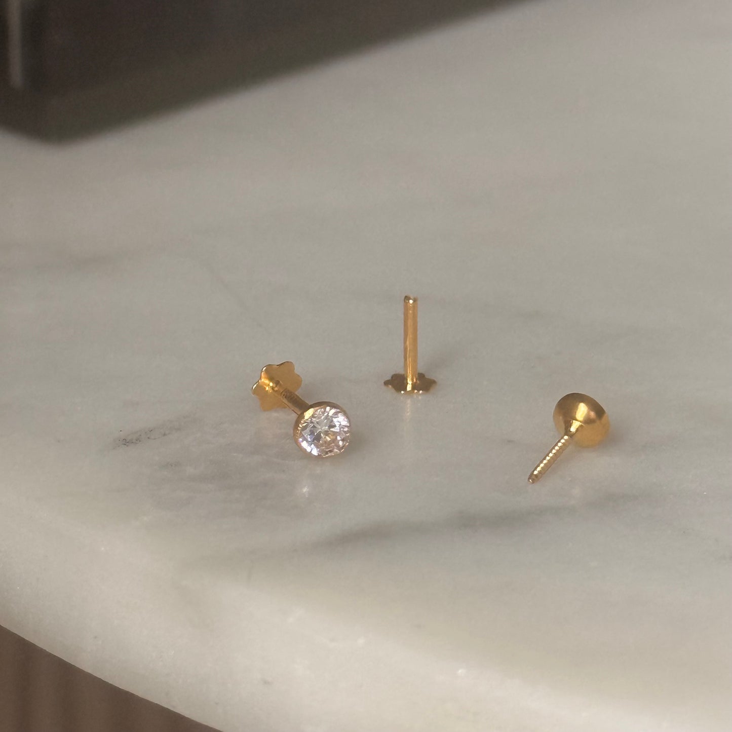 Classic 18ct Gold Stud, | 3.8mm