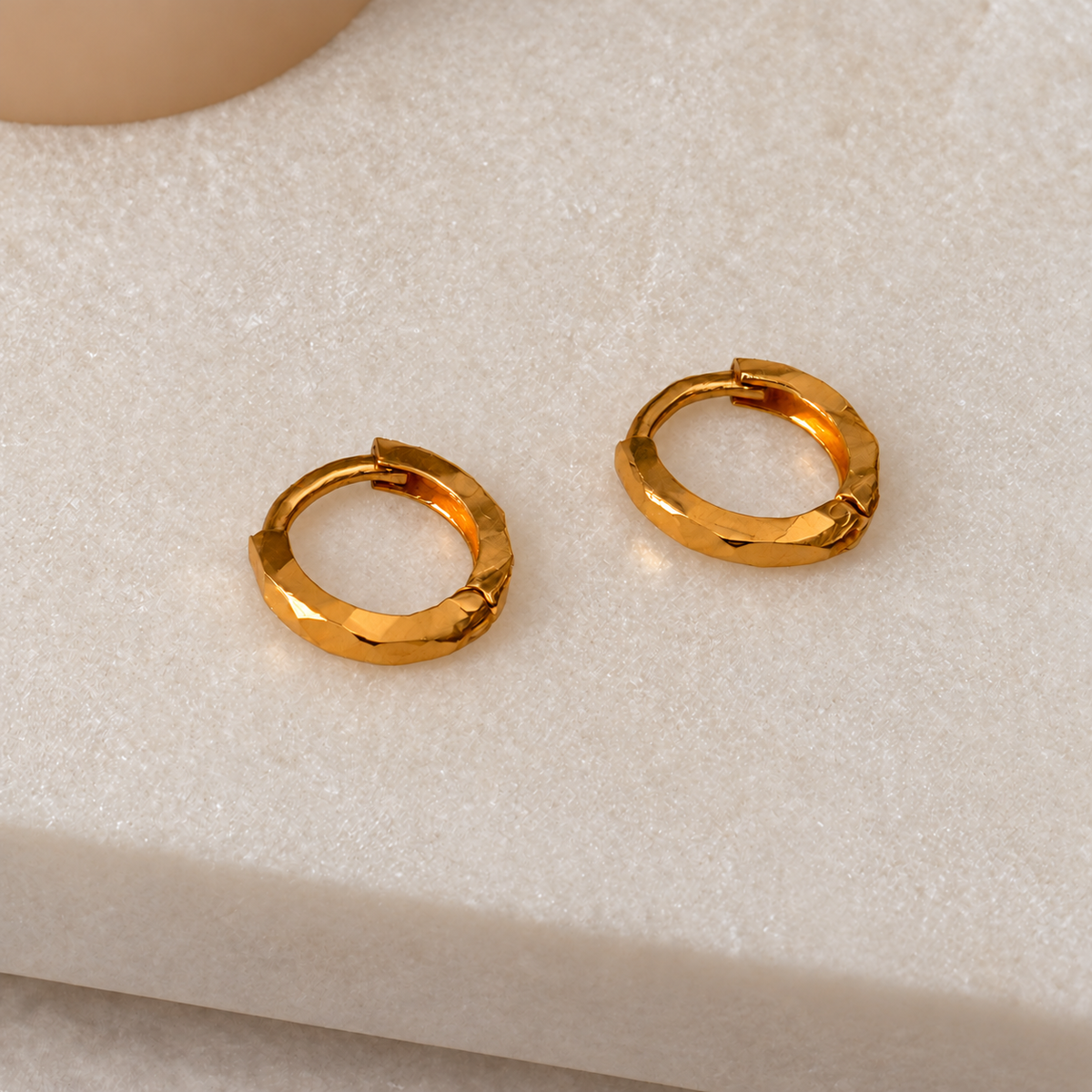 18ct Gold Classic Hoop | xs (5.5mm)