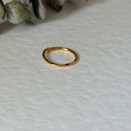18ct gold single hoop | 8.5mm