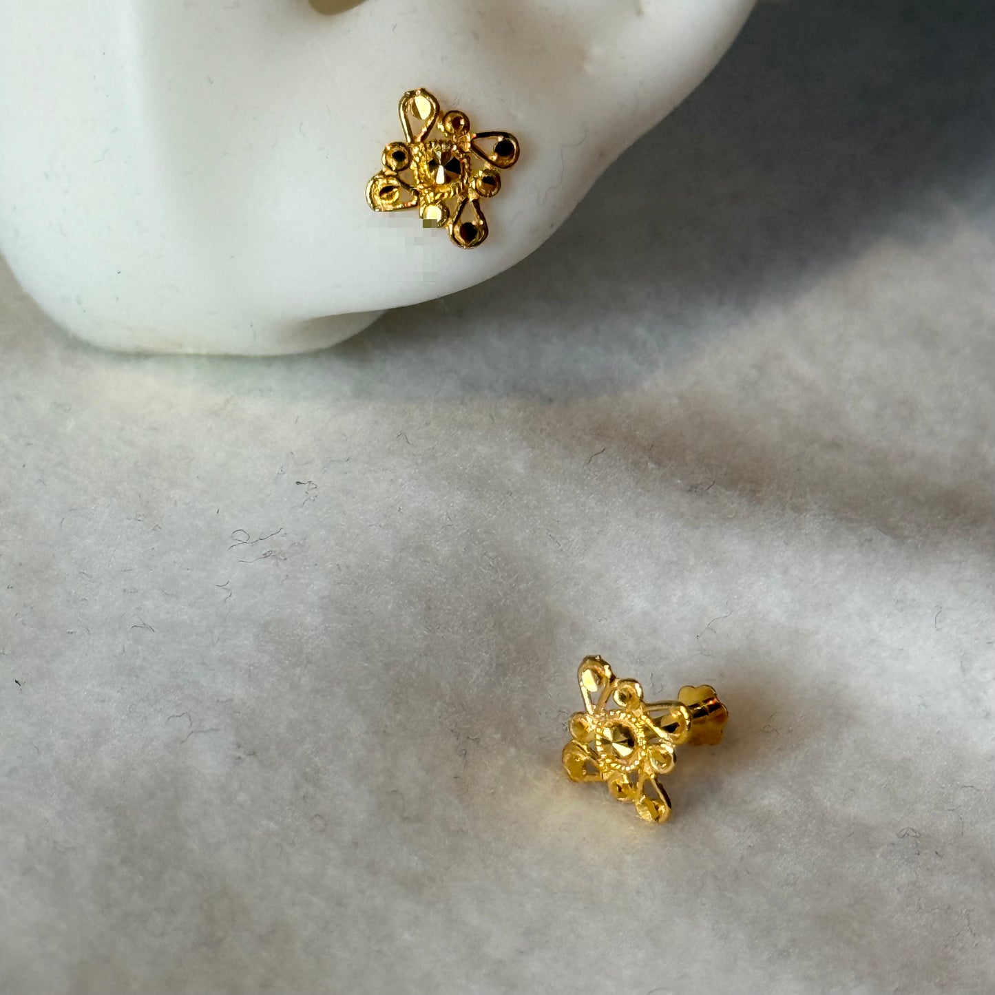 Damask | 18ct gold studs