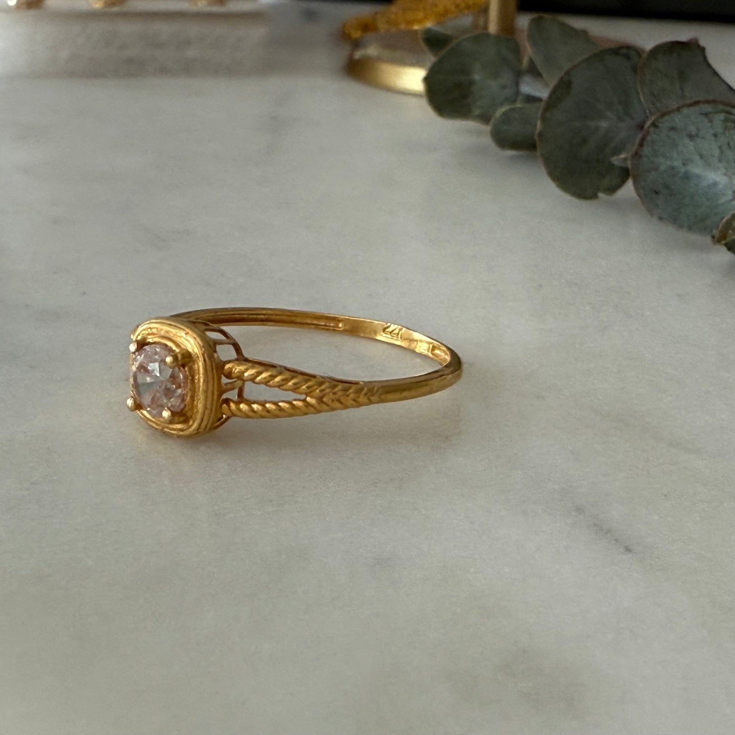 22ct gold ring | M