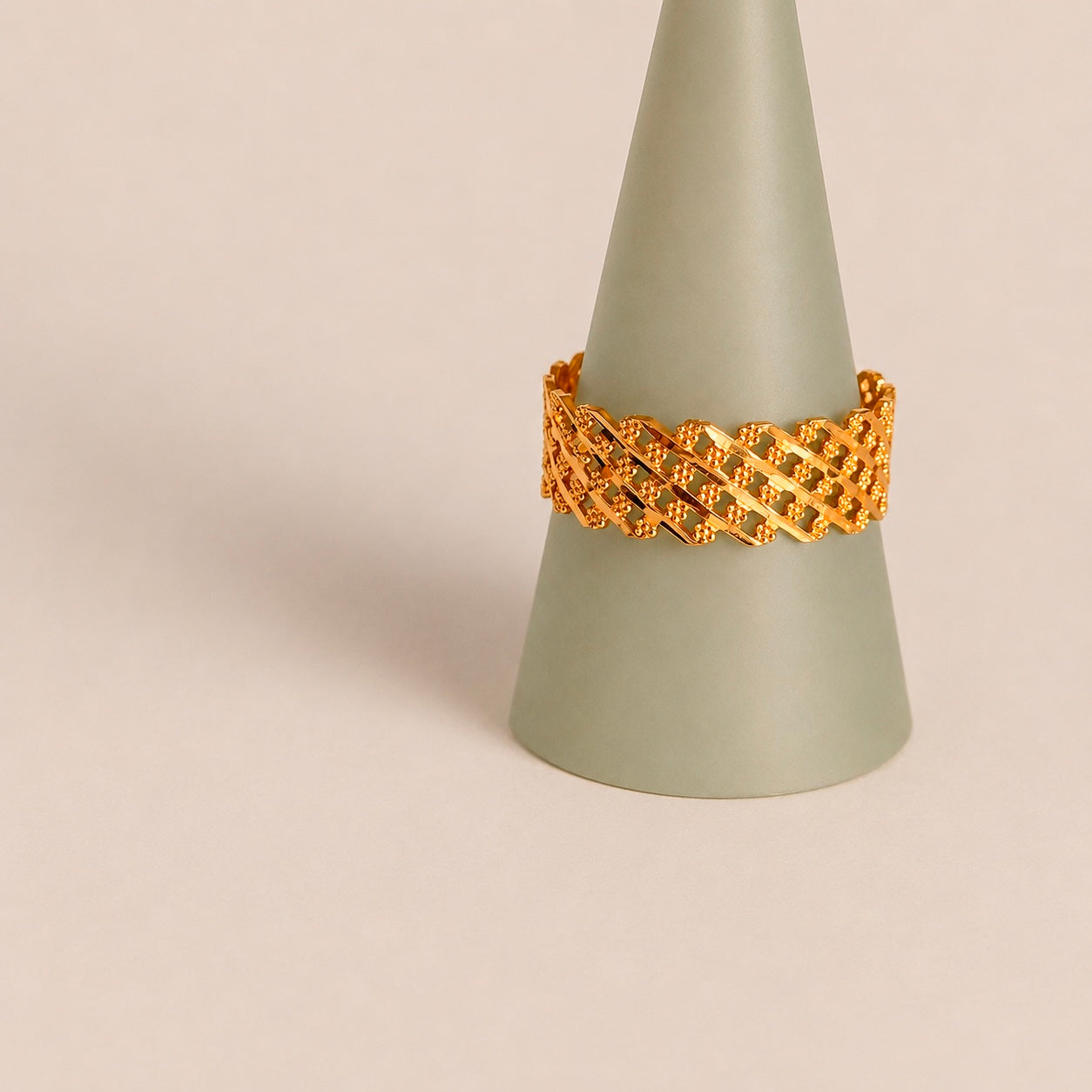 Queen | 22ct Size P 1/2