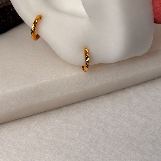Rayyan | 18ct Gold Hoop (7.5mm)
