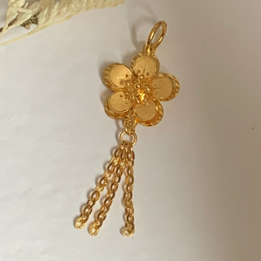 22ct Gold Dangly Pendant