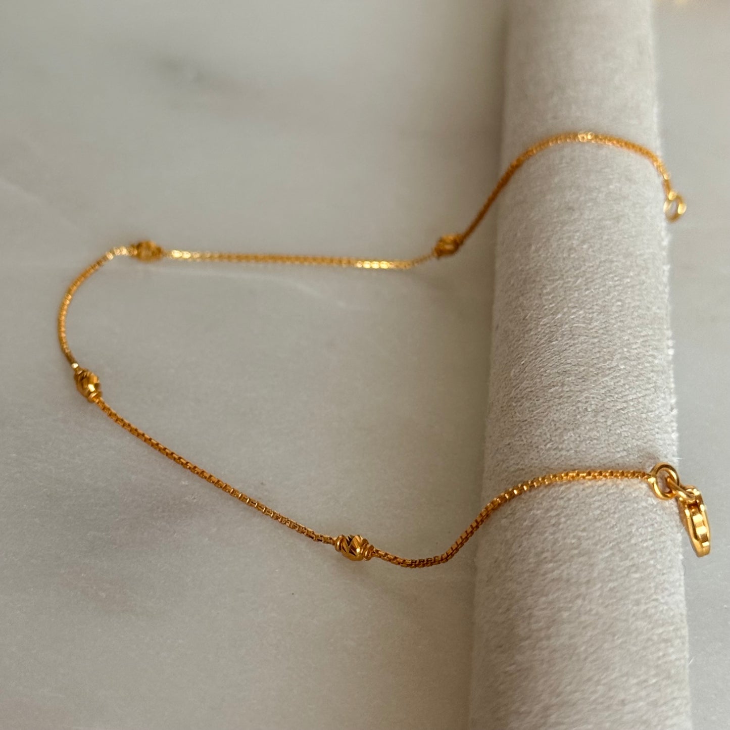 Nusaybah | 22ct gold minimal beaded bracelet