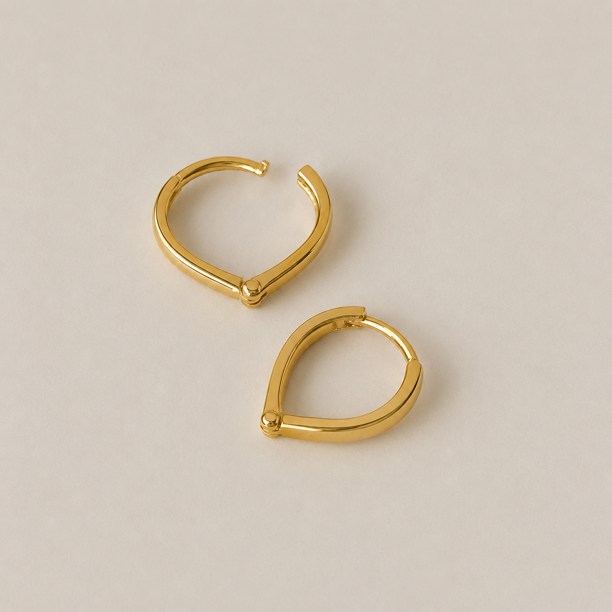 Signature | Classic 8mm Love Hearts in 18ct Gold