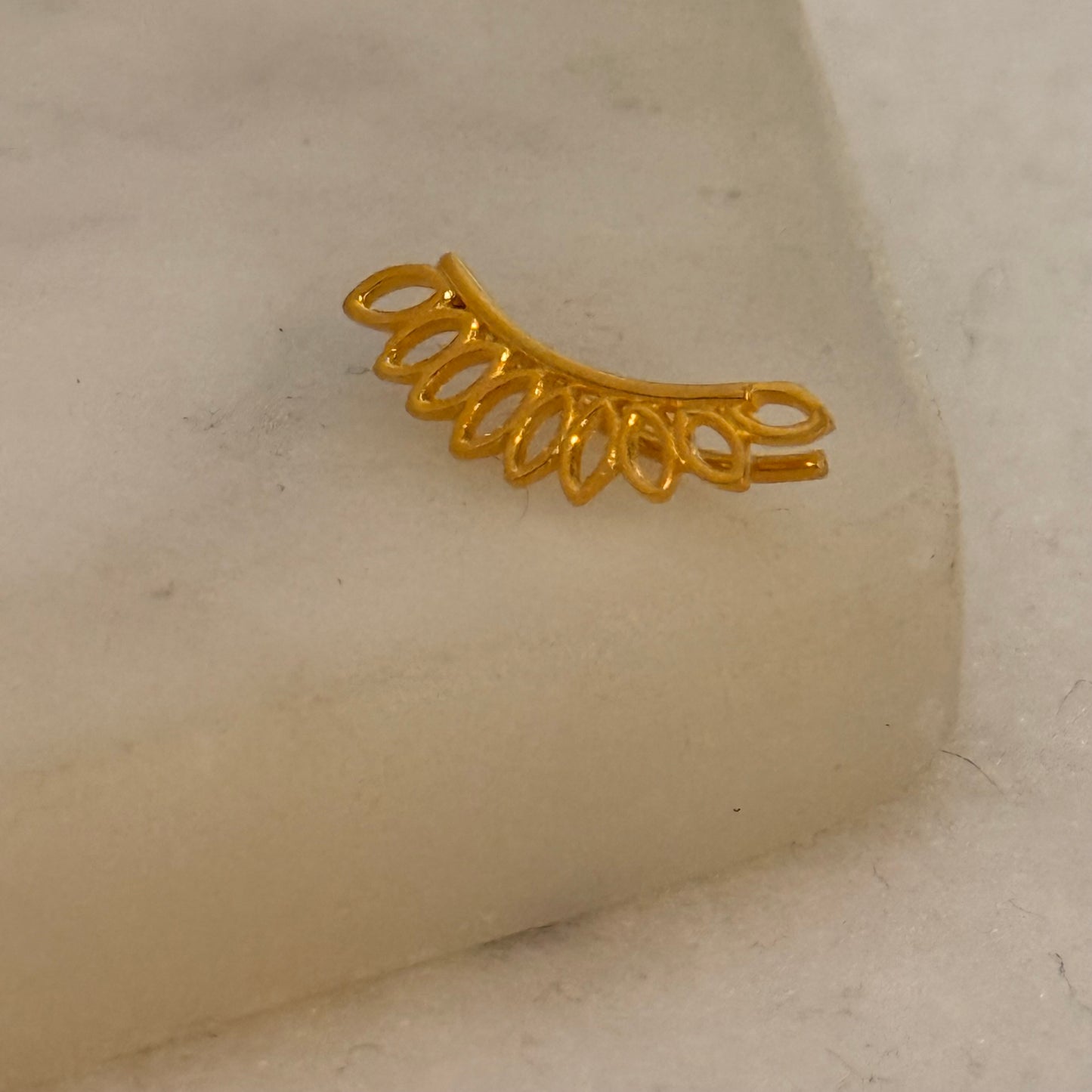 Autumnal | Vine, 18ct gold climber stud