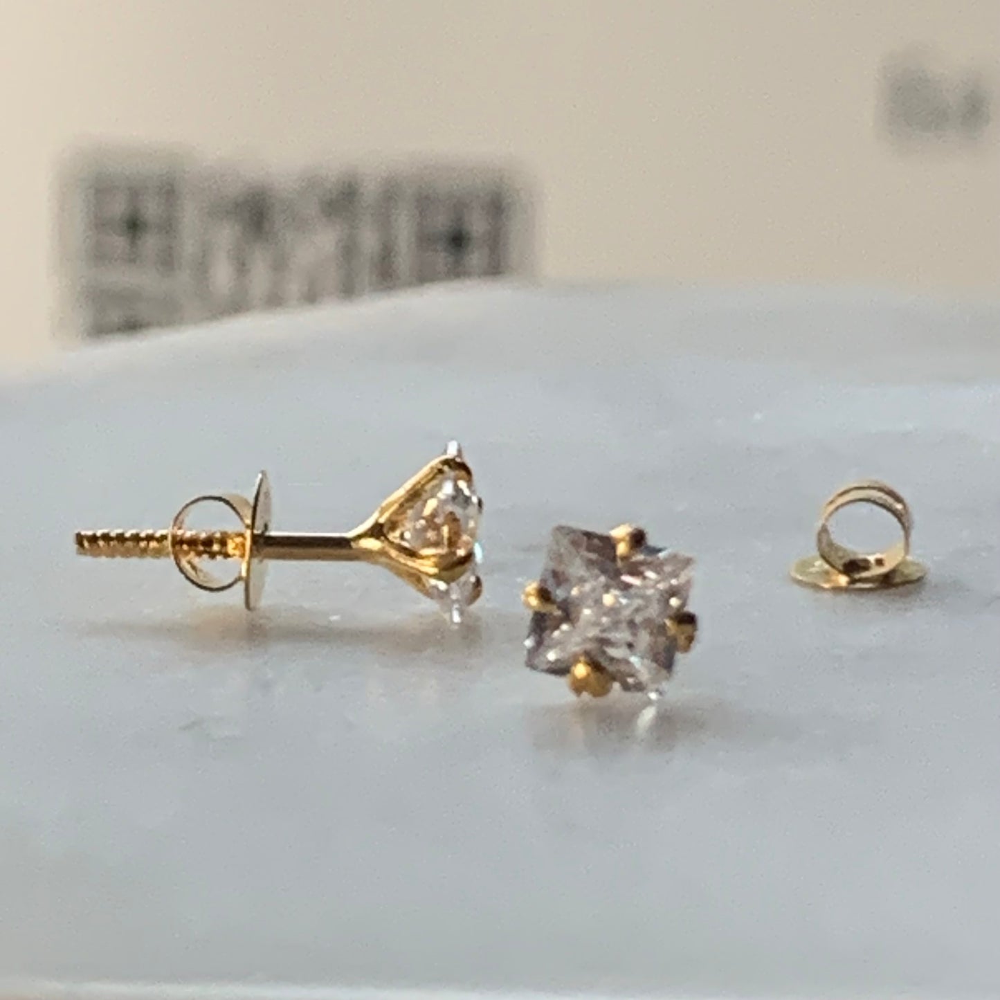 18ct Gold Square Stud Pair | 4mm