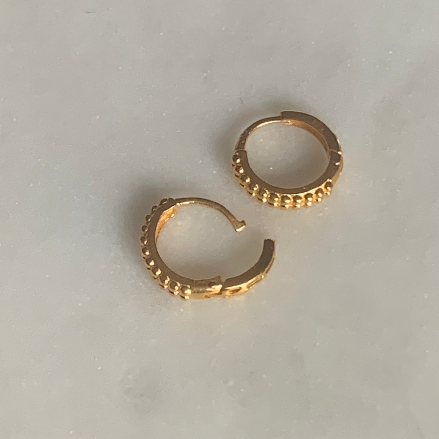 18ct Gold Huggies | 8mm