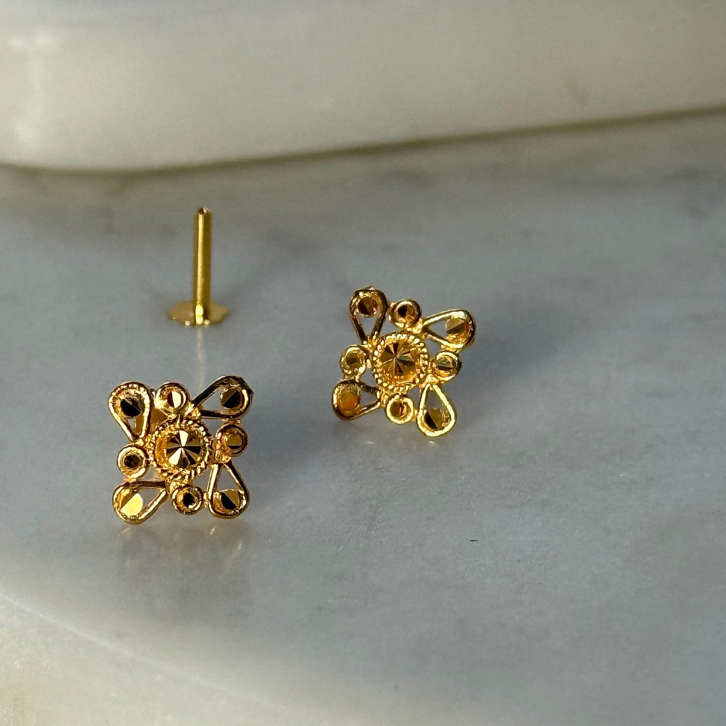 Damask | 18ct gold studs