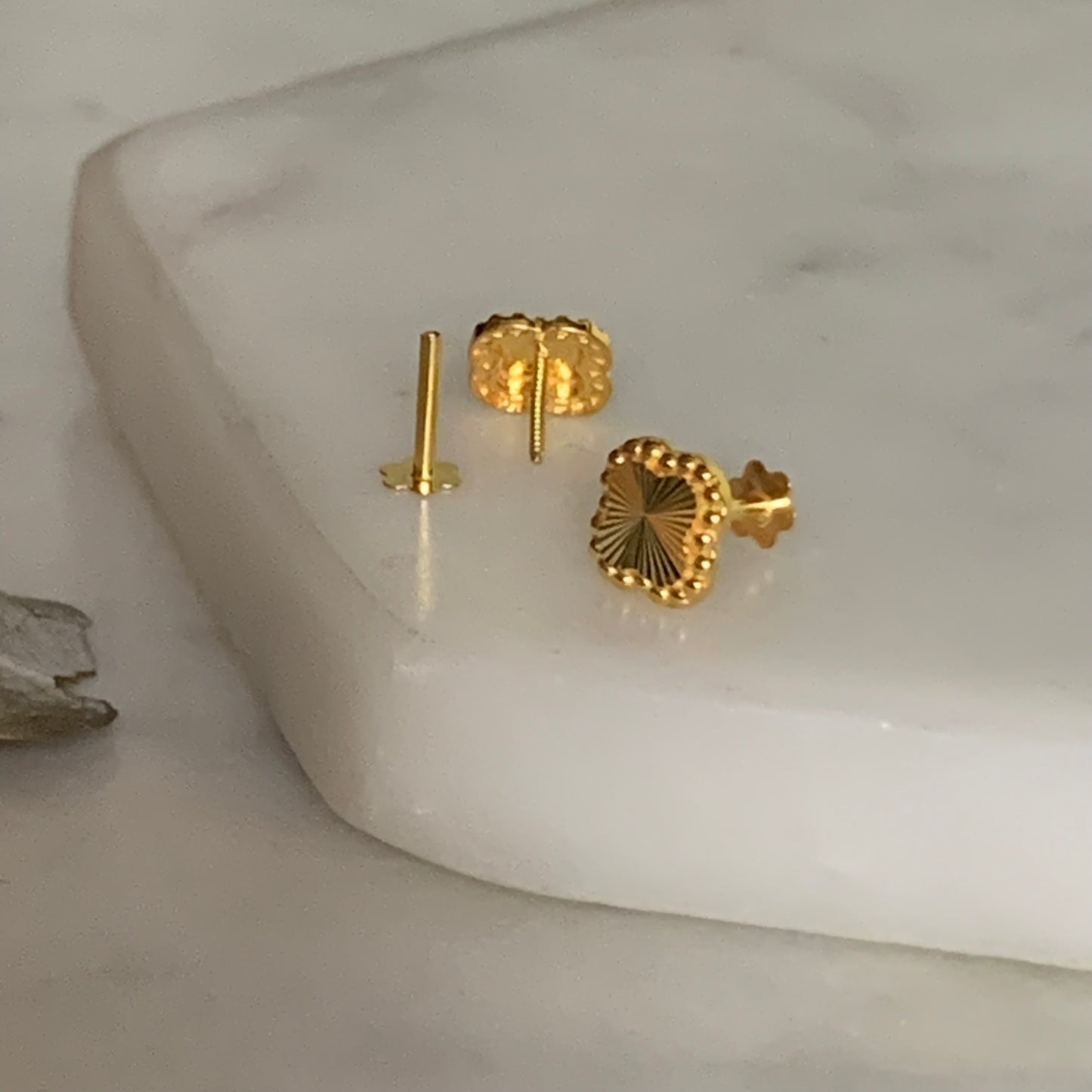 18ct Gold Stud Pair | 6mm